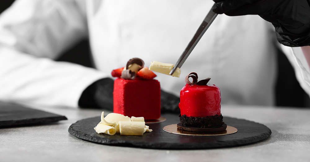 Beste patissier van Frankrijk onder vuur wegens 'te blanke' reclame