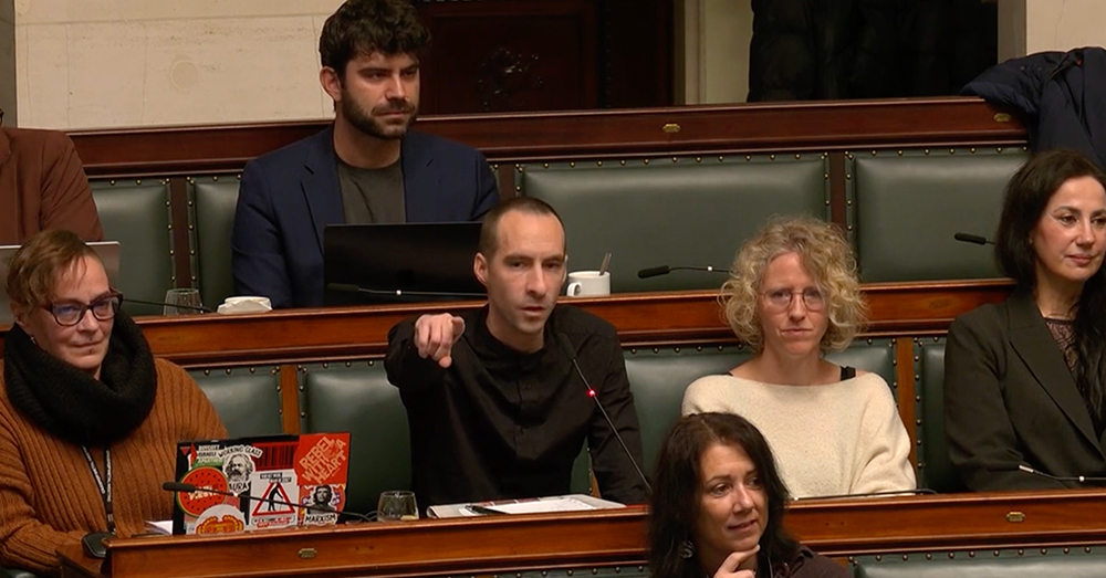 Het vulgaire geroep van Robin Tonniau (PVDA) toont wat de communisten altijd geweest zijn. Screenshot VTM