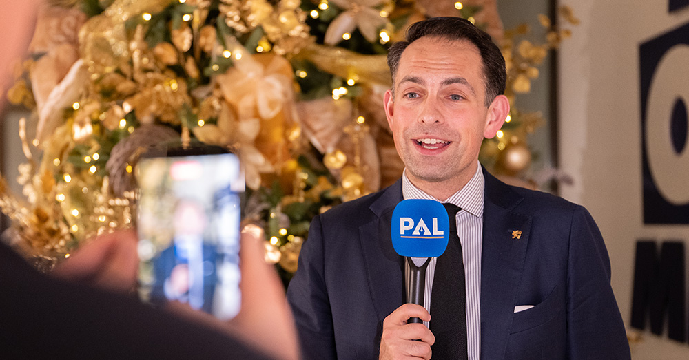 Van Grieken houdt Vlaamse Beweging spiegel voor: "Hoezo was Hugo Schiltz een verrader en is Bart De Wever plots een staatsman?"