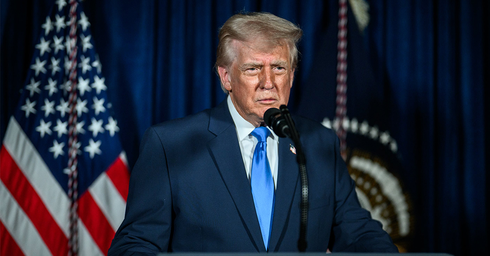 Vanuit Mar-a-Lago hield president Trump een persconferentie na de moord op de twee leden van de Nationale Garde (Photonews)