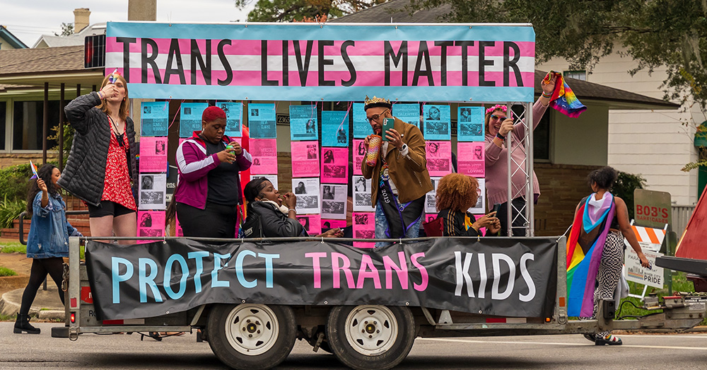 Evolutiebioloog gooit steen in transgenderkikkerpoel