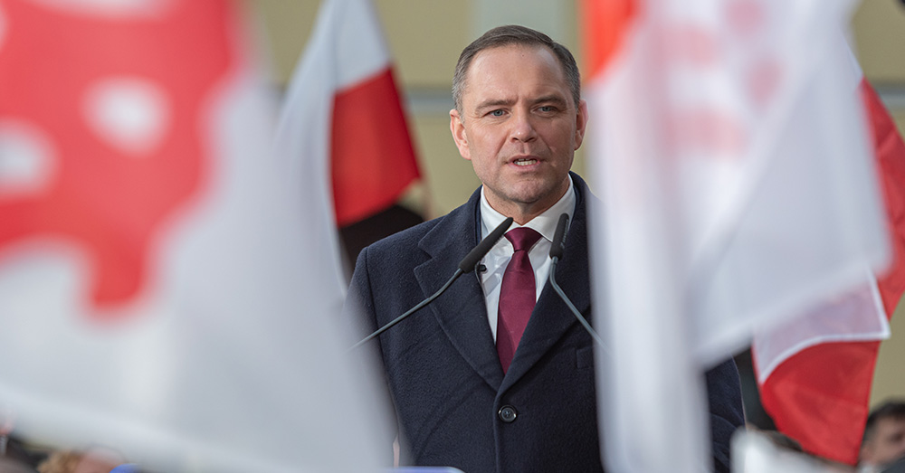 Poolse president verkiest Trump boven Brussel in strijd tegen internetcensuur