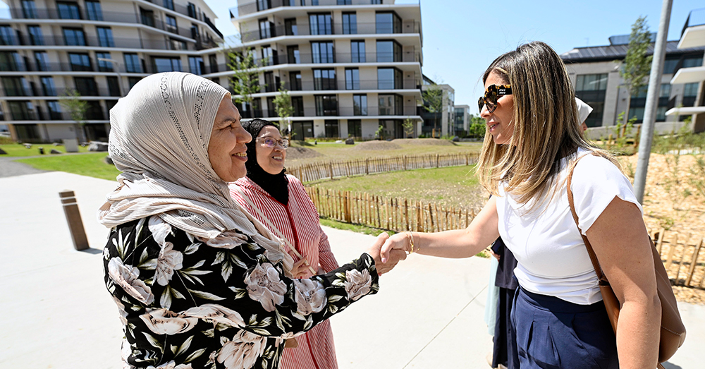 Staatssecretaris Nawal Ben Hamou (PS) bij de opening van 120 sociale woningen in Anderlecht (Photonews)