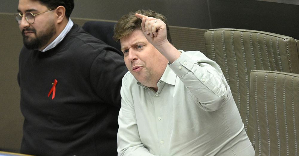 Oud-voorzitter Groen legt schuld voor rellen op oudejaar bij... besparingen op jeugdzorg