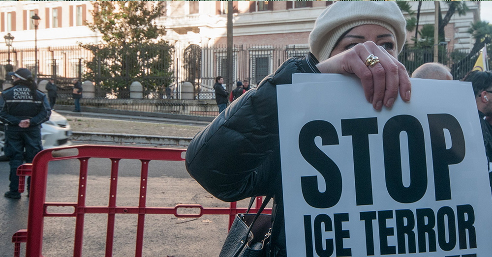 "Niet bezorgde burgers, maar getrainde activisten willen werking van ICE belemmeren"