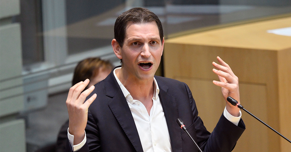 Vande Reyde hekelt de 'ChatGPT-brieven' van de ministers (Photonews)