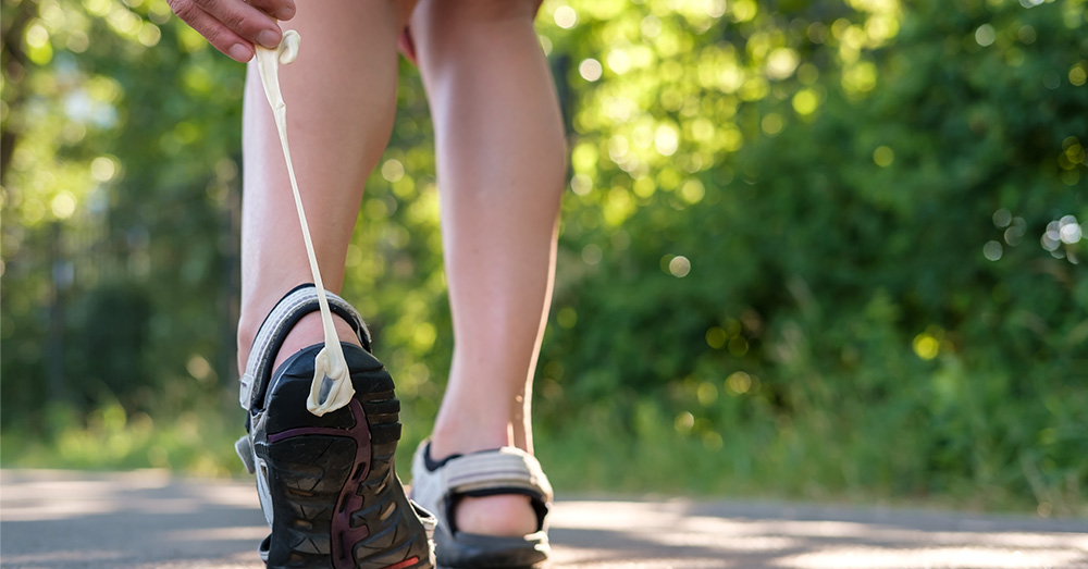 Kauwgom op het trottoir kost producenten voortaan miljoenen