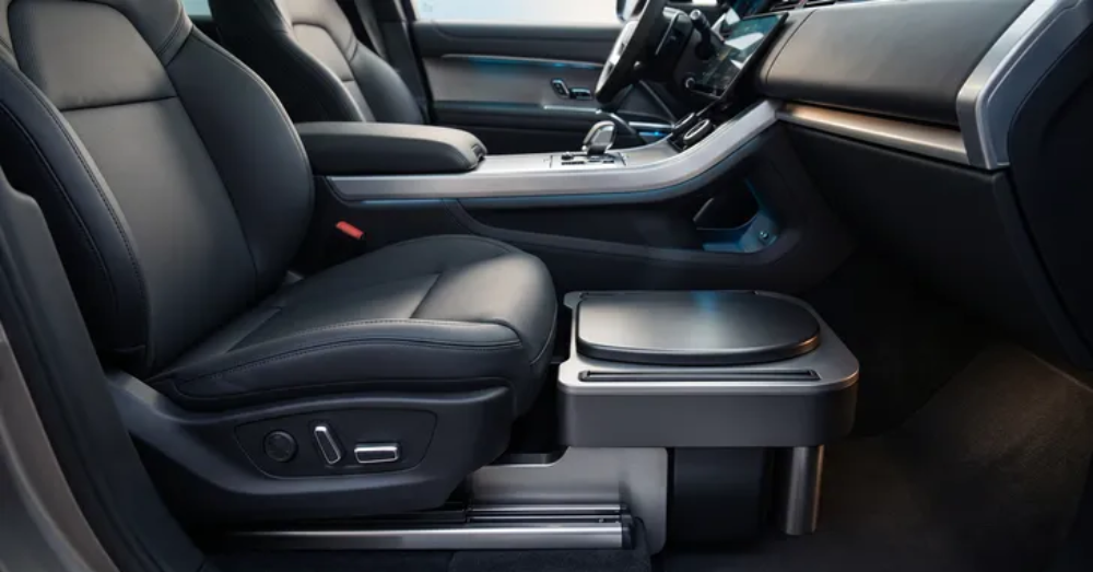 Chinese autobouwer ontwikkelt spraakgestuurd toilet voor in de wagen