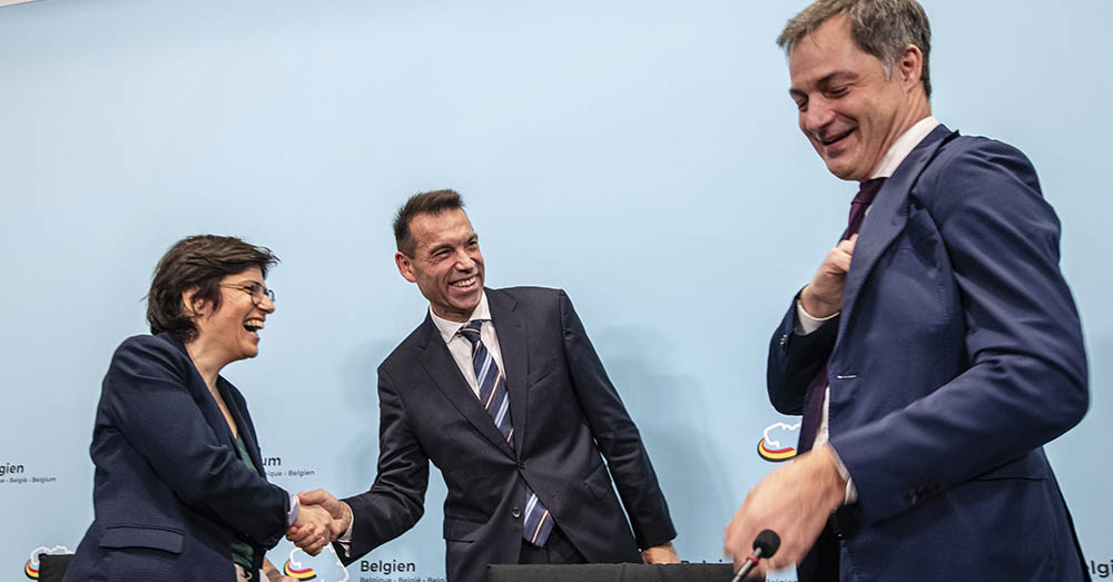 Tinne Van der Straeten, Engie Belgium CEO Thierry Saegeman en Alexander De Croo in 2023 (Belga)