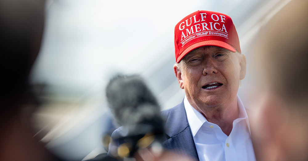 HLN-columnist wenst Trump "vakkundig verdwaalde kogel" toe voor 80ste verjaardag