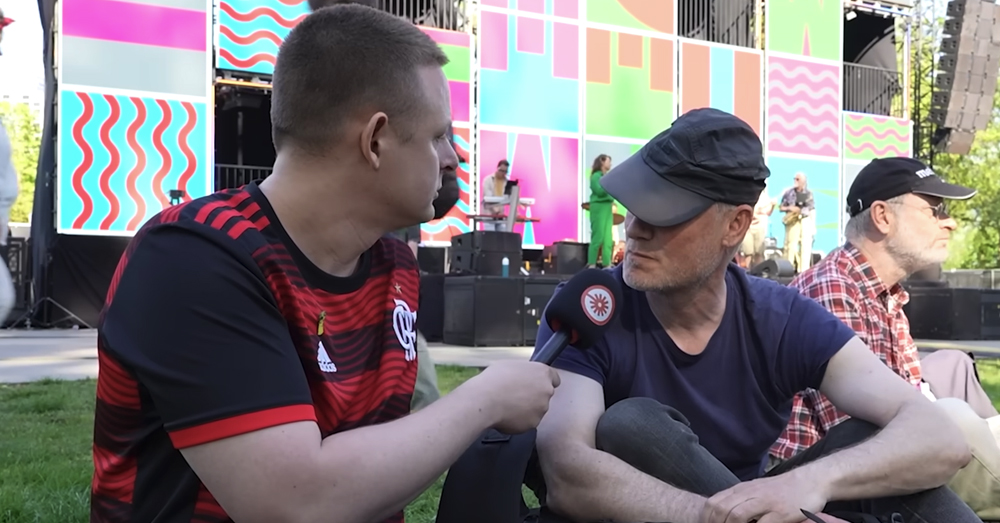 Left Laser interviewde Volkert van der Graaf, de moordenaar van Pim Fortuyn, tijdens de 1 mei-demonstratie in Amsterdam. Bron: YouTube Left Laser