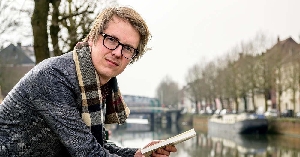 Tradwife mag niet, hijab wel: Boudry hekelt progressieve hypocrisie