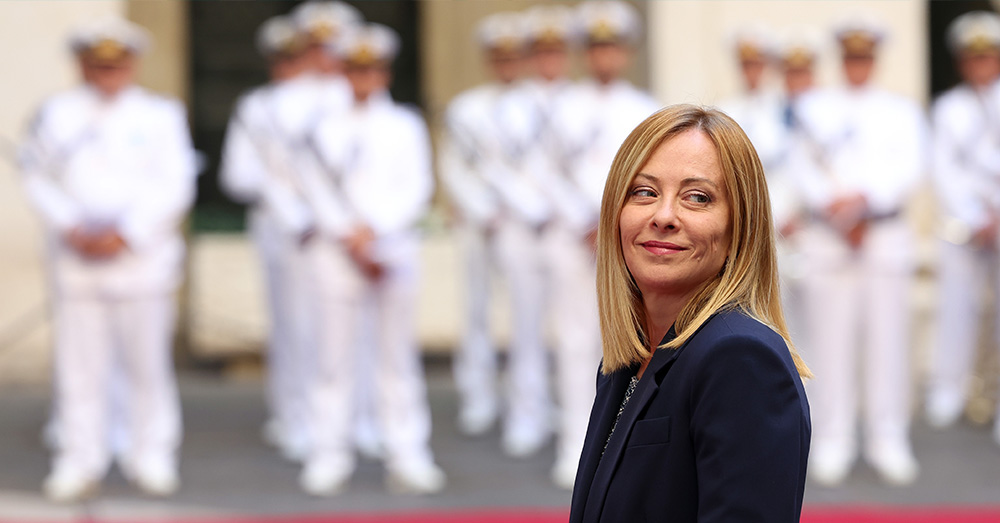 Premier Meloni lanceert remigratiepremie, links reageert hysterisch