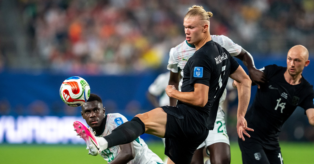 De voetbalgoden staan op (Photonews)