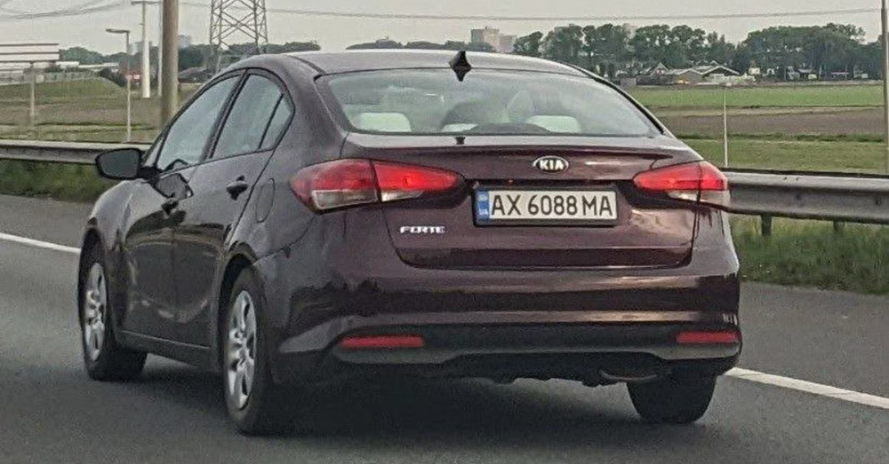 Auto met Oekraïens kenteken. Foto: X