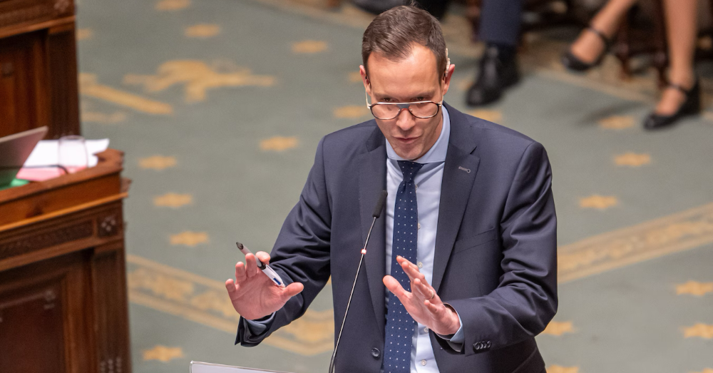Minister Rob Beenders zei woensdag in de Kamer dat phishing een "nieuw fenomeen" is. Foto: Belga