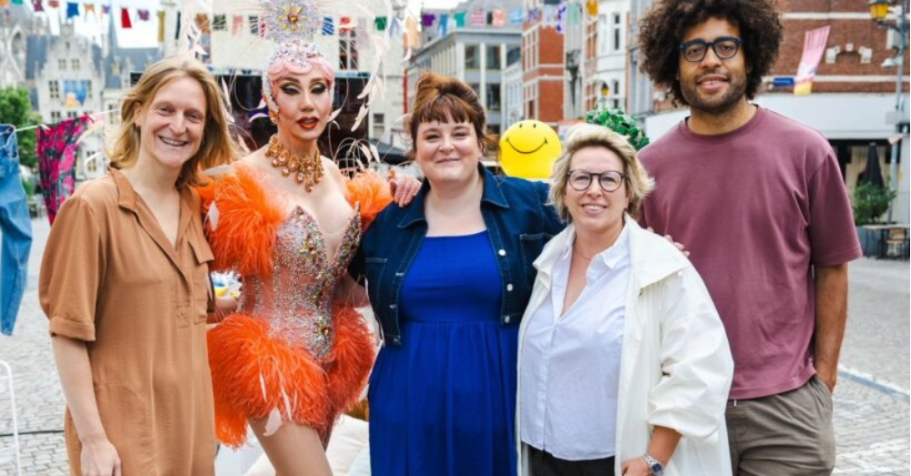 Caroline Gennez met de "diversiteitscrew". Foto: LinkedIn