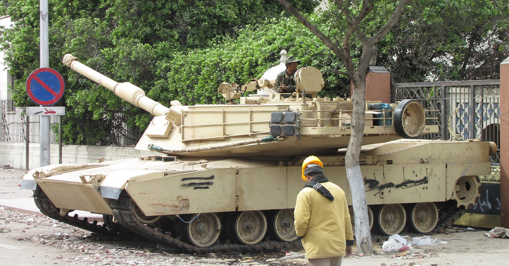 Een Amerikaanse Abrams-tank van het Egyptische leger (Wikimedia)
