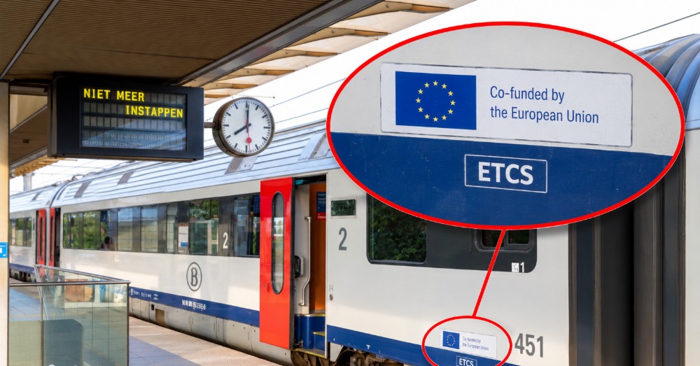 NMBS-trein in een station met uitvergrote sticker Co-funded by the European Union en ETCS