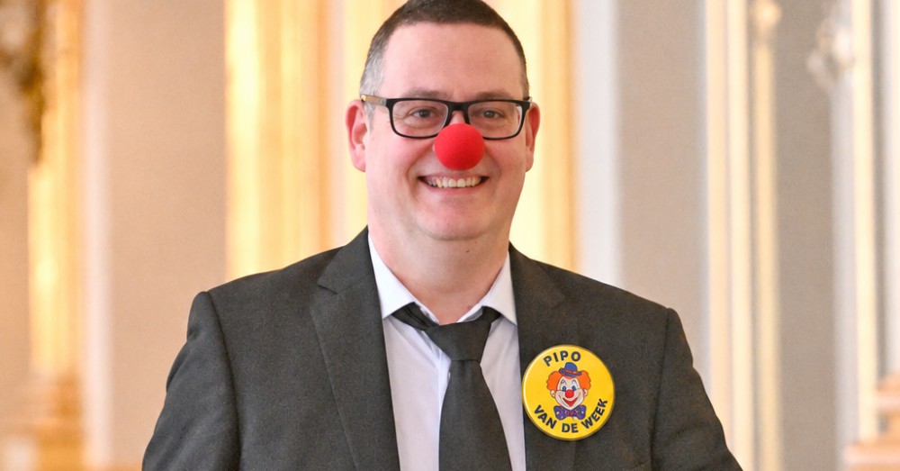 Raoul Hedebouw met clownsneus als PIPO van de Week