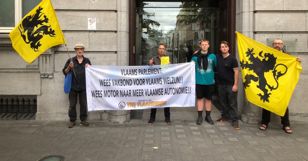 Actie van Draagvlak Vrij Vlaanderen en het OVV aan het Vlaams Parlement